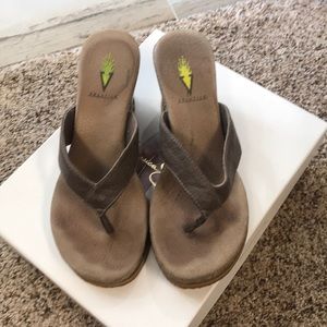 Volatile Sandals size 7